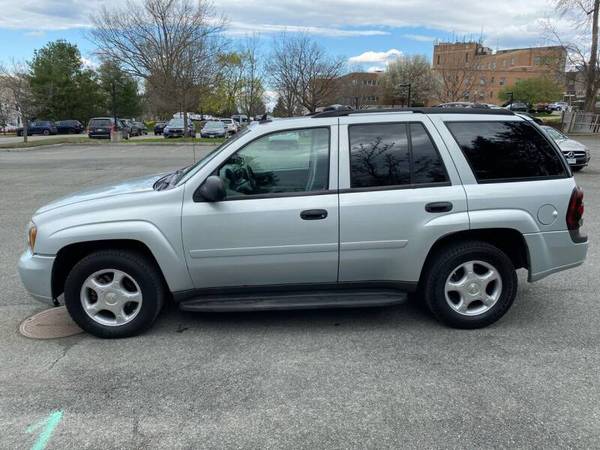 2007 Chevrolet Trailblazer LS AWD-PLATES IN STOCK! ON THE ROAD FAST! for sale in Schenectady, NY – photo 2