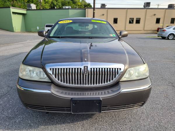 2003 Lincoln Town Car Executive WARRANTY AVAILABLE - cars & trucks -... for sale in HARRISBURG, PA – photo 7