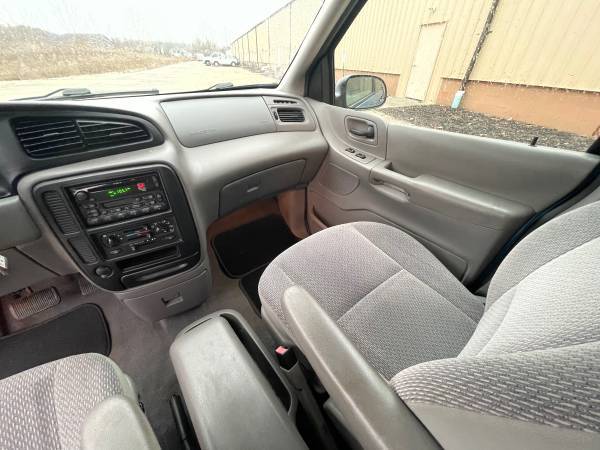 2003 Ford Windstar SE w/DVD 3.8L V6 - Only 68,000 Miles - No Rust -... for sale in Lakemore, OH – photo 10