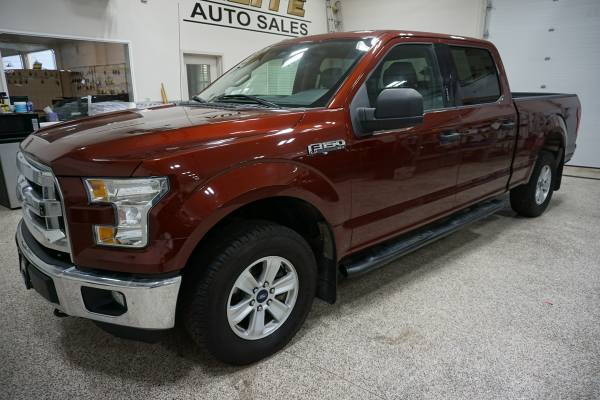 **Seats Six/Back Up Camera/Great Deal**2015 Ford F150 XLT - cars &... for sale in Ammon, ID – photo 3