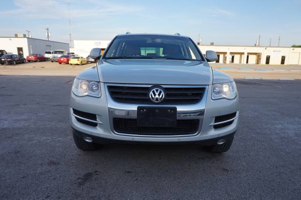 2010 Volkswagen Touareg, Limited, AWD Low Miles for sale in Dallas, TX – photo 2