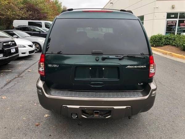 Isuzu ascender 2005 89k Miles, Green, leather, 3rd row seats, like new for sale in CHANTILLY, District Of Columbia – photo 3