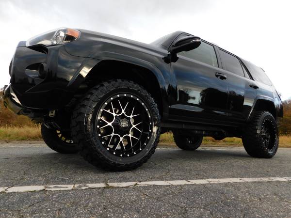 LIFTED 18 TOYOTA 4RUNNER SR5 4X4 20X10 NEW 33X12.50 MT'S *74K... for sale in KERNERSVILLE, NC – photo 10