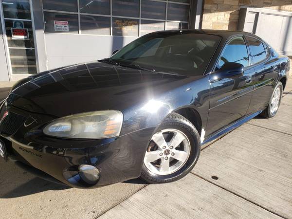 2005 PONTIAC GRAND PRIX - cars & trucks - by dealer - vehicle... for sale in MILWAUKEE WI 53209, WI