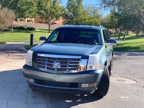 2009 Cadillac Escalade AWD - cars & trucks - by owner - vehicle... for sale in Henderson, NV – photo 4