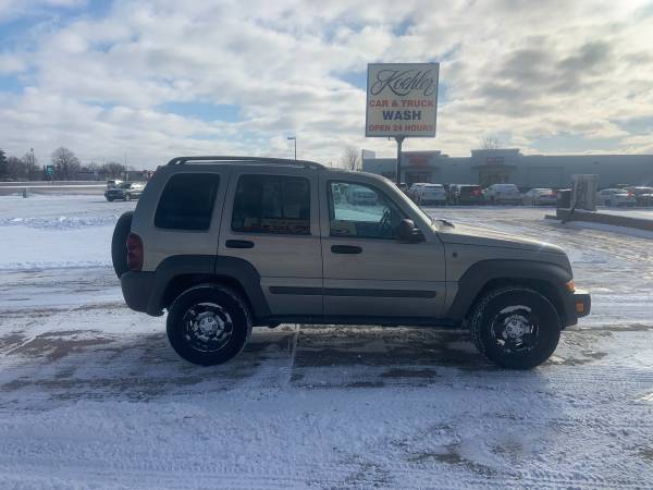 2006 Jeep Liberty Sport 4X4 - - by dealer - vehicle for sale in Osseo, MN – photo 4