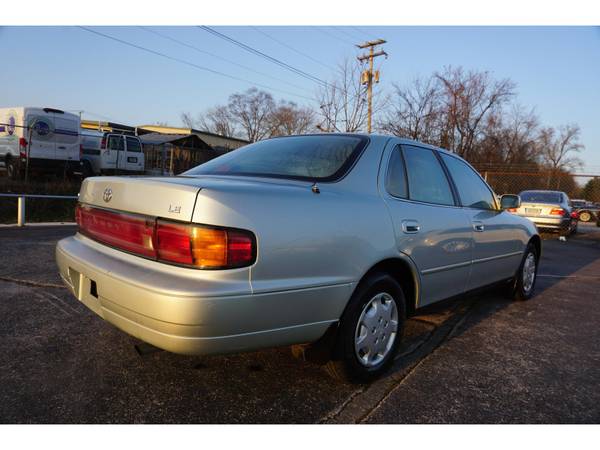 1994 Toyota Camry 4dr Sedan LE Auto - - by dealer for sale in Knoxville, TN – photo 6