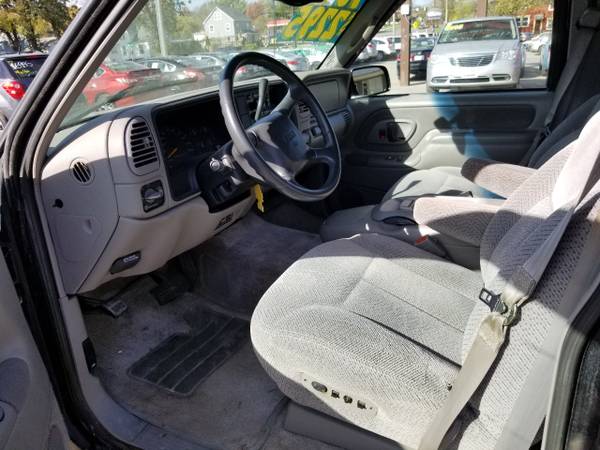1998 GMC Suburban 1500 4WD SLE for sale in Cedar Rapids, IA – photo 14