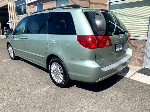 2007 Toyota Sienna 5DR 7-PASS VAN XLE LTD FWD (NATL) - cars & trucks... for sale in Portland, OR – photo 4