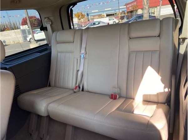 2004 Lincoln Navigator 72k miles 4x4 ☼ IMMACULATE ☼ - cars & trucks... for sale in Fresno, CA – photo 13