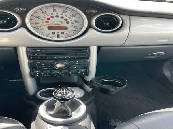 2004 MINI Cooper Base - - by dealer - vehicle for sale in Farmingdale, NY – photo 10