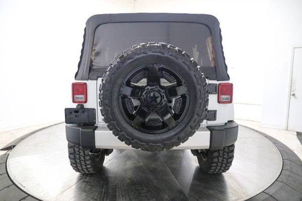 2015 Jeep WRANGLER UNLIMITED SAHARA LIFTED 4x4 LOW MILES SOFT TOP for sale in Sarasota, FL – photo 4
