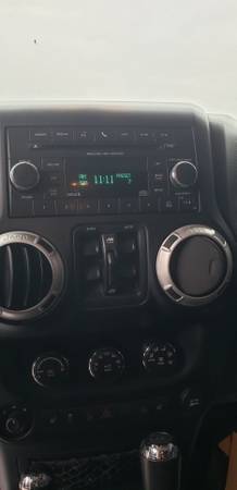 LOW MILES!! 2013 Jeep Wrangler Unlimited 4WD 4dr Sahara for sale in Chesaning, MI – photo 13