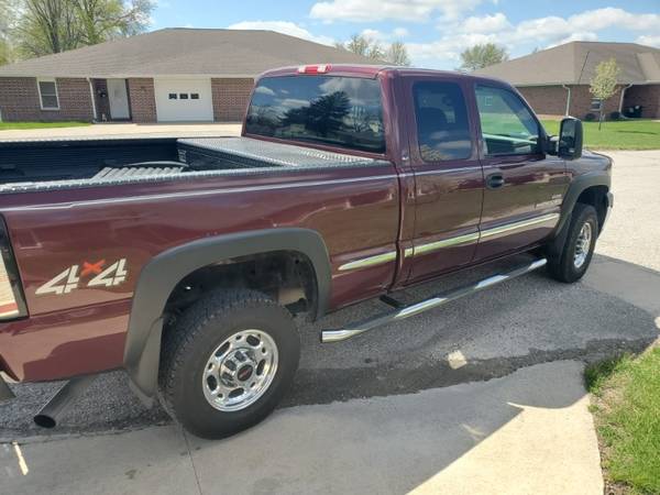 2001 GMC Sierra 2500HD SL Ext Cab Short Bed 4WD for sale in Macon, MO – photo 4