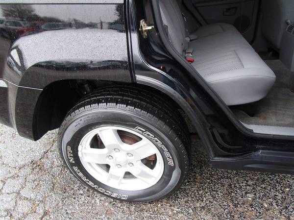 ** 2006 Jeep Grand Cherokee Laredo Rust Free Nice SUV 4x4 ** - cars... for sale in Minerva, OH – photo 8