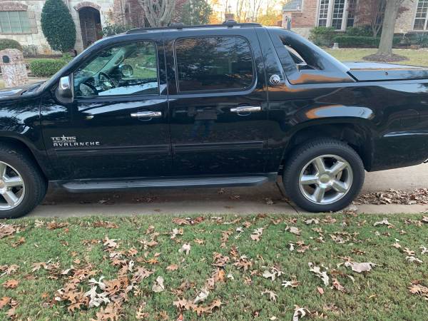 2013 Chevrolet Black Diamond Avalanche One owner 70,500 miles New... for sale in McKinney, TX – photo 3