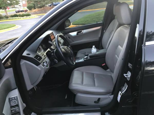 2008 Mercedes c 300 4 Matic fully loaded for sale in Silver Spring, District Of Columbia – photo 7
