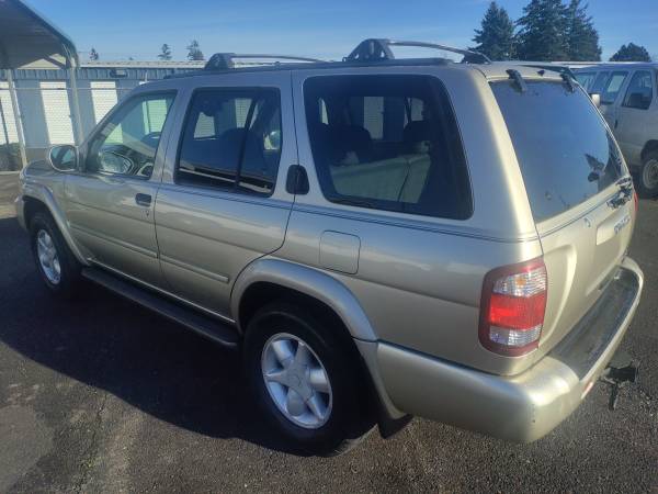 2001 Nissan Pathfinder - - by dealer - vehicle for sale in Hubbard, OR – photo 4