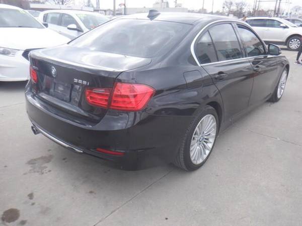 2013 BMW 3 Series 328i xDrive - - by dealer - vehicle for sale in URBANDALE, IA – photo 2
