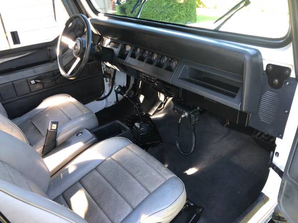 1993 Jeep wrangler 4X4 five-speed convertible top low miles for sale in Portland, OR – photo 8