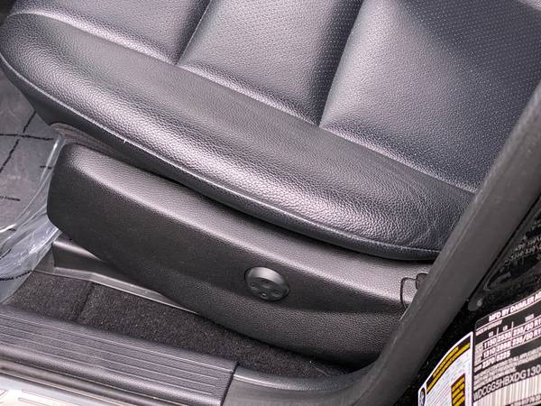 2013 Mercedes-Benz GLK-Class GLK 350 Sport Utility 4D suv Black - -... for sale in Austin, TX – photo 24