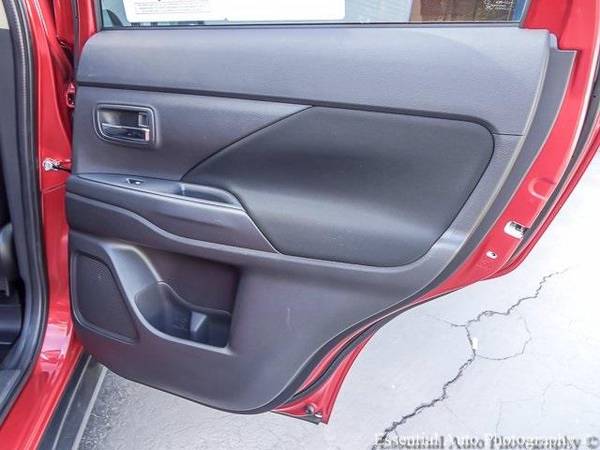 2018 Mitsubishi Outlander SUV ES - Red for sale in Homewood, IL – photo 20