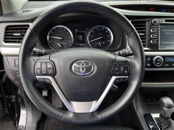 2017 Toyota Highlander XLE - - by dealer - vehicle for sale in San Antonio, TX – photo 16