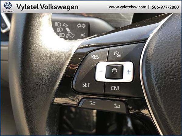 2018 Volkswagen Passat sedan 2 0T SE w/Technology Auto - Volkswagen for sale in Sterling Heights, MI – photo 23