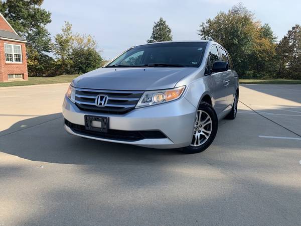 2011 Honda Odyssey EX-L - cars & trucks - by owner - vehicle... for sale in Ballwin, MO – photo 4
