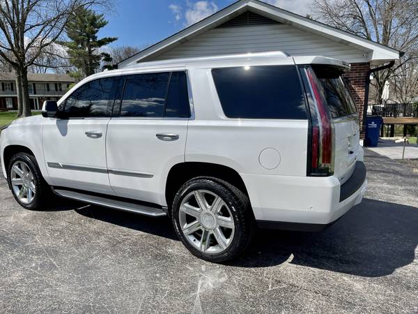 2018 Cadillac Escalade Premium Luxury 4WD 32, 000 Miles DVD FLAWLESS for sale in Saint Louis, MO – photo 5