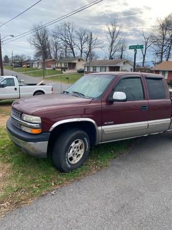 1999 Chevy Silverado 5.3 4x4 - cars & trucks - by owner - vehicle... for sale in Roanoke, VA – photo 4