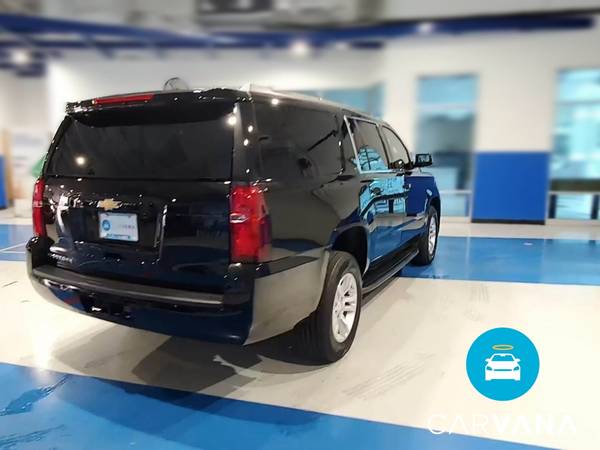 2020 Chevy Chevrolet Suburban LT Sport Utility 4D suv Black -... for sale in Bakersfield, CA – photo 10