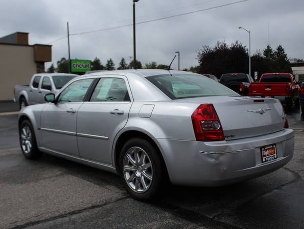 2008 Chrysler 300 Bright Silver Metallic for sale in Mount Pleasant, MI – photo 4