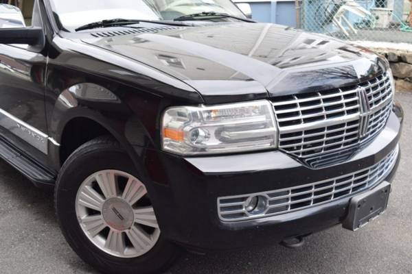 *2008* *Lincoln* *Navigator* *Base 4dr SUV* - cars & trucks - by... for sale in Paterson, MD – photo 4