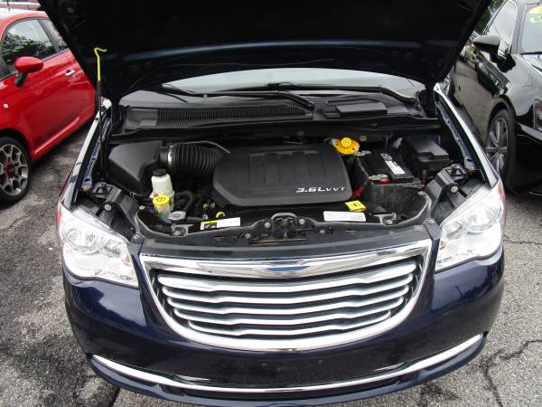 2014 CHRYSLER TOWN & COUNTRY LIMITED EXTRA CLEAN!!! for sale in NEW YORK, NY – photo 22