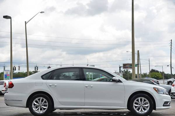 2018 WHITE TURBOCHARGE Volkswagen Passat for sale in Orlando, FL – photo 4