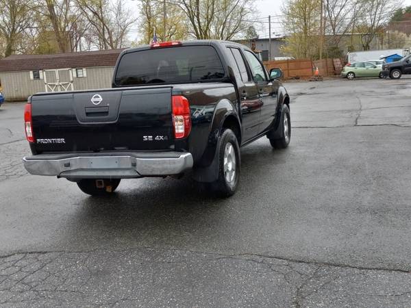 2008 Nissan Frontier 4WD Crew Cab SWB Auto SE - - by for sale in Marlborough , MA – photo 11