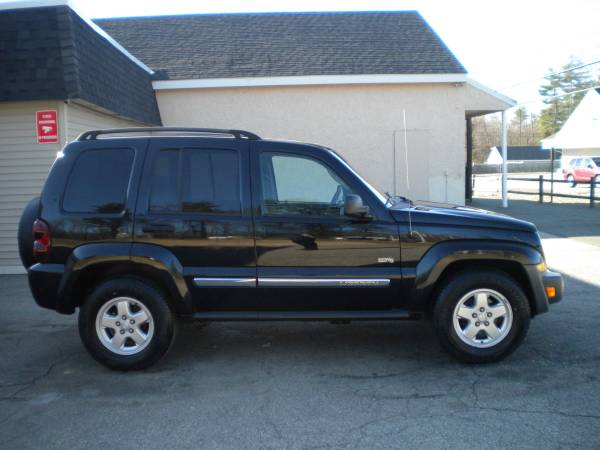 Jeep Liberty 4X4 65th anniversary edition Sunroof 1 Year for sale in Hampstead, NH – photo 4