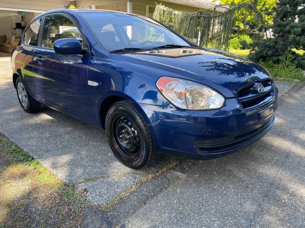 2011 Hyundai Accent for sale in Lynnwood, WA – photo 2