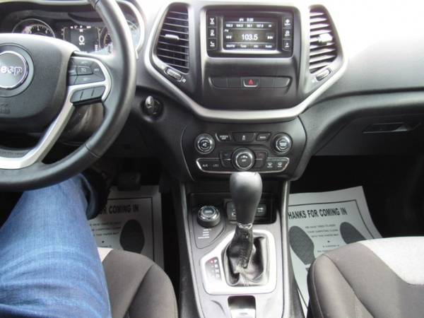 2014 Jeep Cherokee 4WD Latitude with Valet Function for sale in Grayslake, IL – photo 20