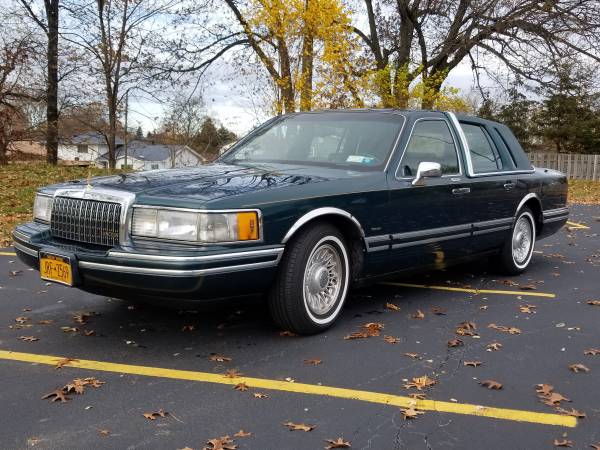 1994 Lincoln Town Car - cars & trucks - by owner - vehicle... for sale in Rochester , NY – photo 2