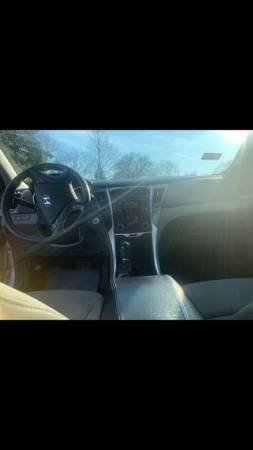 Hyundai Sonata Hybrid 2012 - cars & trucks - by owner - vehicle... for sale in Chicago Ridge, IL – photo 8