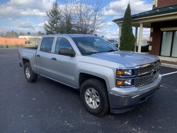 2014 silverado 4x4 Crew Cab - cars & trucks - by owner - vehicle... for sale in Christiansburg, VA – photo 3