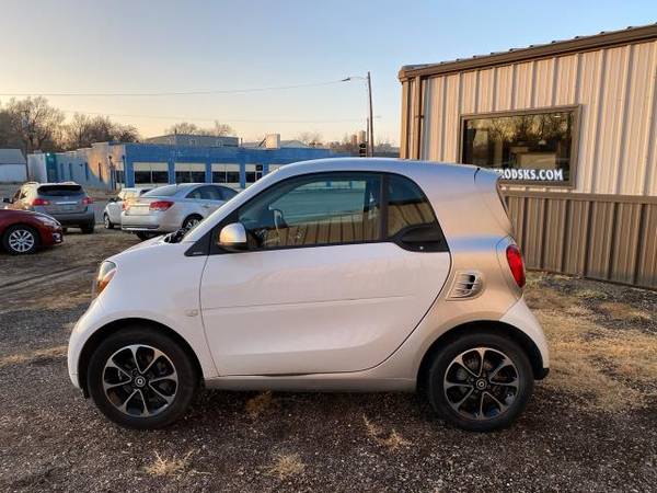 2016 smart Fortwo passion coupe - cars & trucks - by dealer -... for sale in Junction City, KS – photo 8