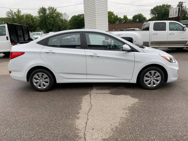 ★★★ 2017 Hyundai Accent SE / $1400 DOWN! ★★★ for sale in Grand Forks, ND – photo 5