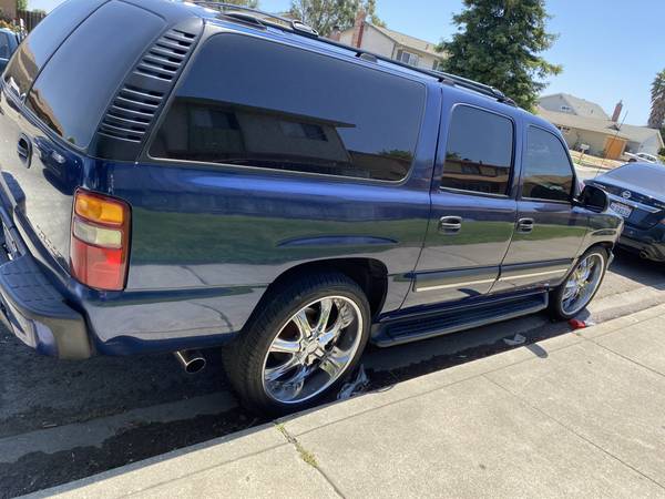 2001 Chevy suburban LOW mileage for sale in Fairfield, CA – photo 2