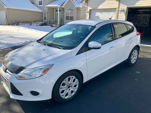 2013 Ford Focus Hatchback SE - cars & trucks - by owner - vehicle... for sale in Shakopee, MN – photo 4