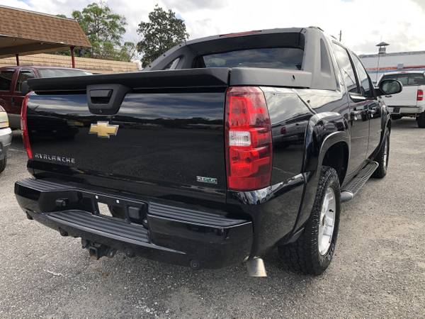 2011 Chevrolet Avalanche LT Z71 4X4 - One Owner - WE FINANCE! - cars... for sale in Jacksonville, FL – photo 6