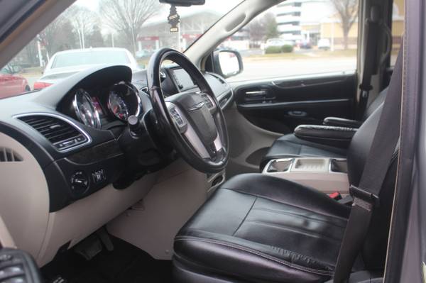 2016 Chrysler Town Country 4dr Wgn Touring - - by for sale in Trevose, PA – photo 5