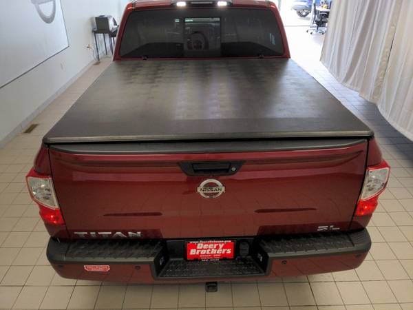 2017 Nissan Titan RWD 4D Crew Cab/Truck SL - - by for sale in Dubuque, IA – photo 14